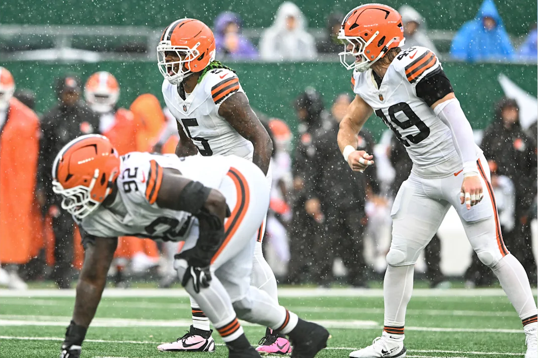 Carson Schwesinger et Quincy Williams